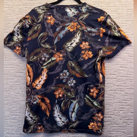 Great Condition Superdry Super 5s Short Sleeve T-Shirt - Picture 3 of 7